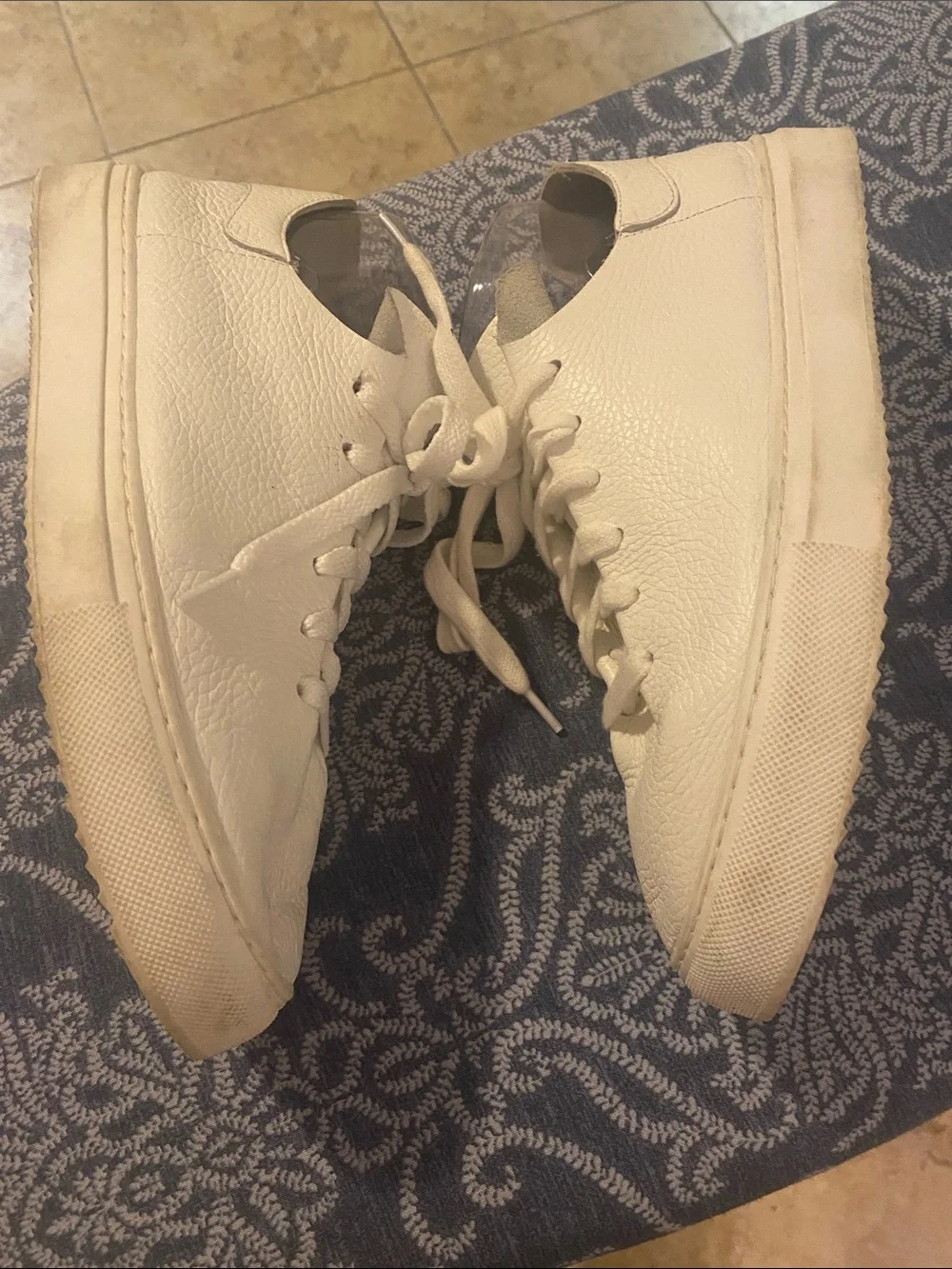 Sam Edelman White  Leather Sneakers.  Size 9